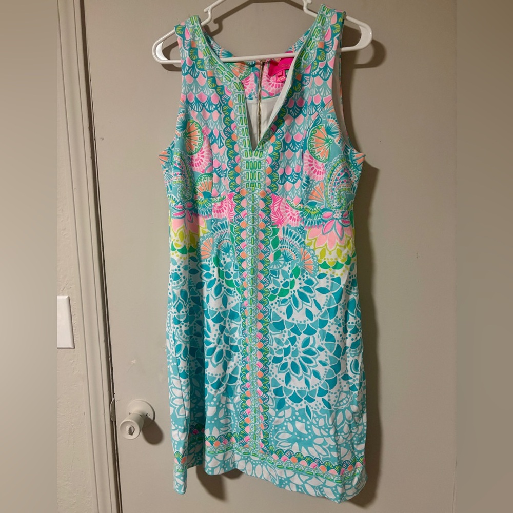 Lily Pulitzer sleeveless colorful patterned dress zipper back closure v neck